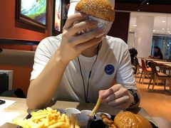 -The Habit Burger Grill 哈比特汉堡(复兴soho店)