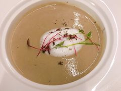 黑松露奶油蘑菇汤-Golden Lily河内巴黎法越料理餐厅(建国西路店)