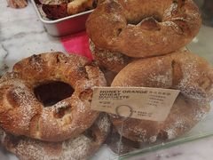 蜂蜜橘子麦法包-PAPER STONE BAKERY(天环店)