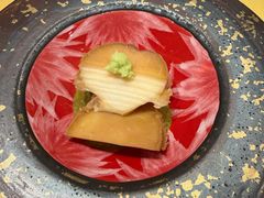 煮鲍鱼配紫苏鲍鱼肝酱-鮨冠OMAKASE食べ放题(北京首店)