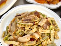 -丹水桥地锅鱼·翘嘴鲌·地方特色全鱼宴(丹江口大坝店)