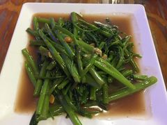 -J Daeng Seafood