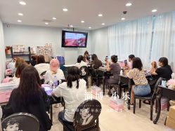 点击看大图 -小乐化妆美甲半永久培训学校