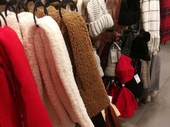 -H&M(鹏欣水游城店)