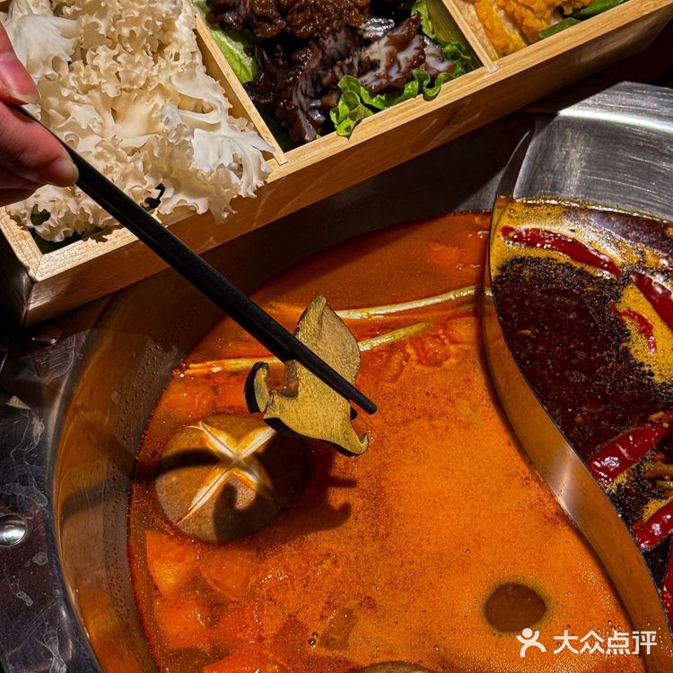 不愧是大上海，开了首家重庆火锅bistro