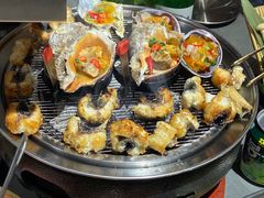 -围炉肉舍•炭烤活鳗•丹东海鲜烤肉(步行街店)