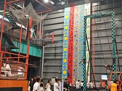 -极限PLAY运动娱乐新世界·团建派对潮玩休闲馆·室内蹦极高空游乐园