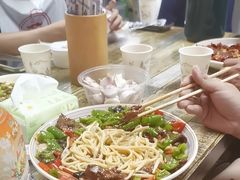 -歹歹的加个面过油肉拌面