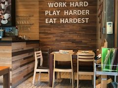 -Chom Cafe and Restaurant