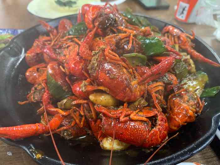 鄞江桥头龙虾(总店)-"位置挺好找的,在鄞江桥头,但是停车不好停.