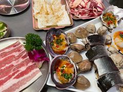 -围炉肉舍•炭烤活鳗•丹东海鲜烤肉(步行街店)