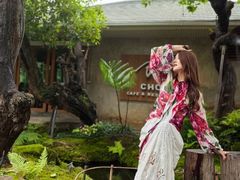 -Chom Cafe and Restaurant