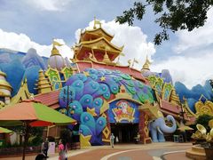 -七彩云南欢乐世界