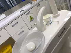 -茂菊口腔连锁(浦东南路店)