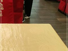 -东方之猪四更烤乳猪(金垦总店)