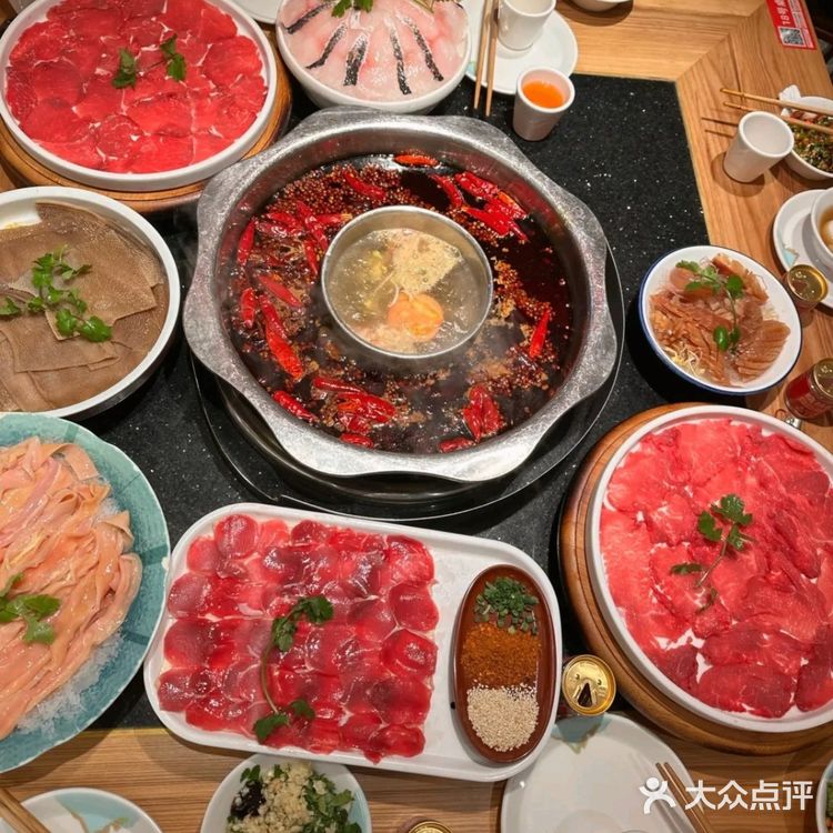 永川的火锅抗霸子之一“晓秧锅”必须🉐有它！
