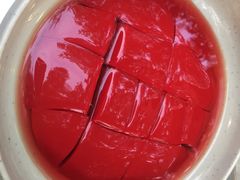 屠场直供鲜鸭血-茅草房·河畔园林火锅