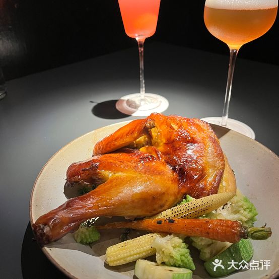 9TREE九樟阁餐酒馆(假日广场店)