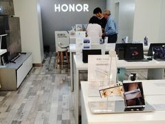 -荣耀授权专卖店(黄浦浙江中路店)