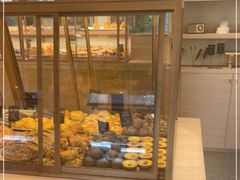 面包甜点陈列柜-Dough&Joe团憩(瑞虹天地月亮湾店)