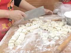 -孖妹上肉饺子馆