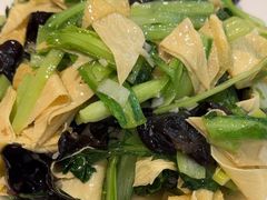 -鑫渔港海鲜本地菜·山海关浑锅(东戴河店)