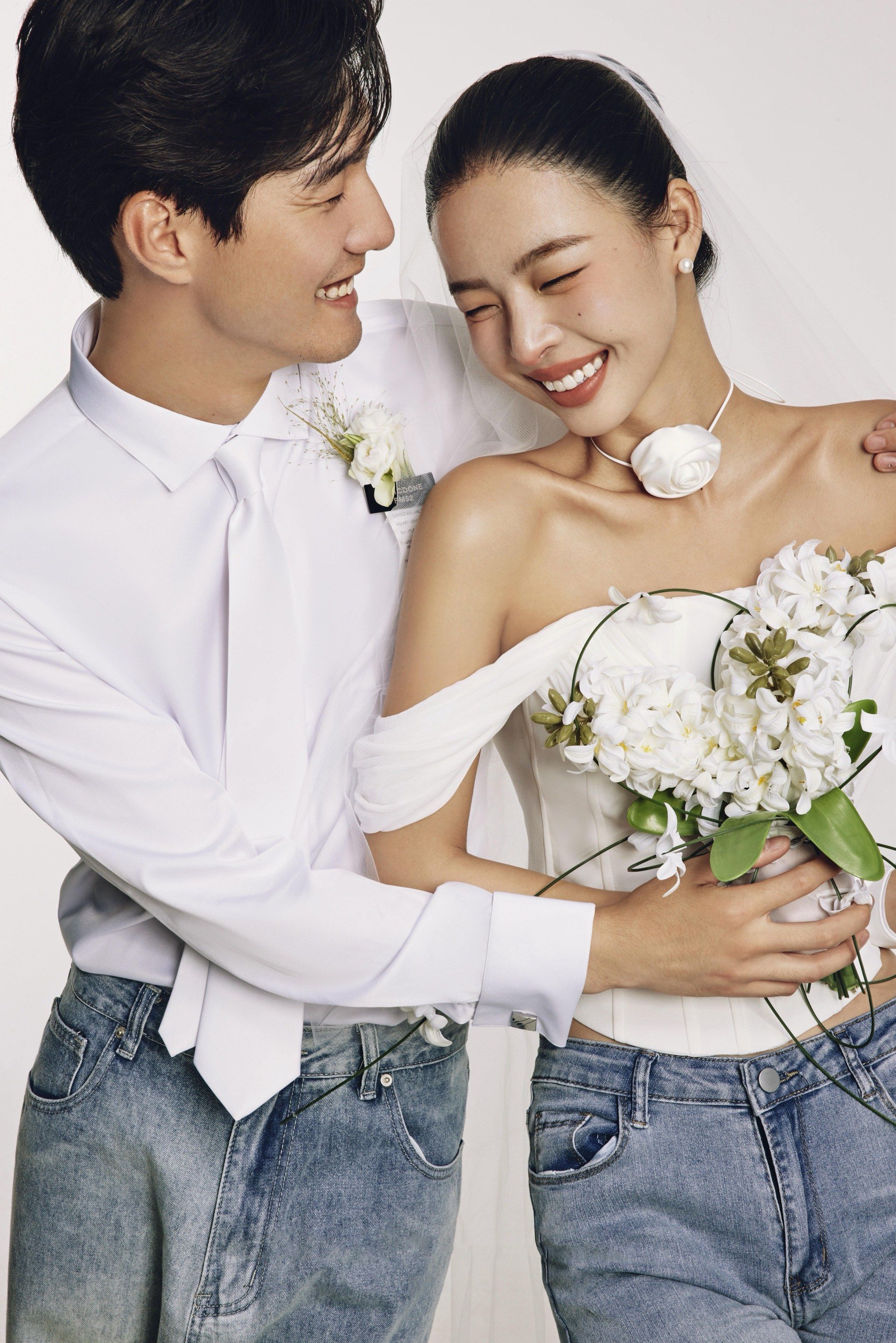 婚纱配牛仔裤