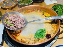 -洱火云南酸菜牛肉火锅(石景山当代商城店)