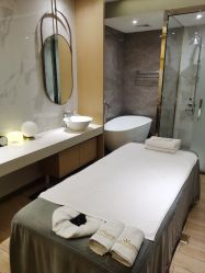 -香港倾城国际·美容美体中心