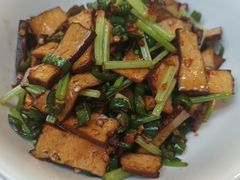 -阿瓦山寨·湘菜现炒·剁椒鱼头王(咸阳总店)