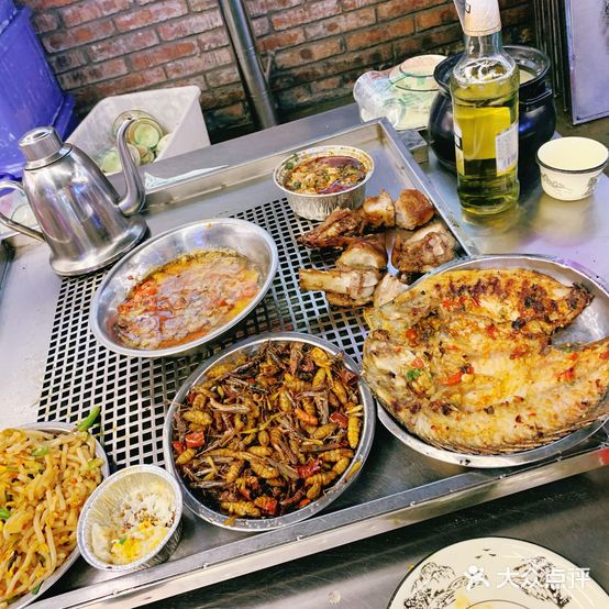 李记金猪蹄烧烤(万达店)