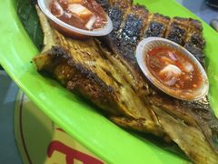 -明记烧鱼美味店