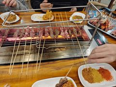 -哈尔滨小酒馆·鲜肉现穿自助烧烤(康新花园店)