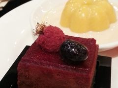 蓝莓巧克力-富力希尔顿酒店·地阔自助餐厅