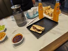 -高玛纳驴肉火烧(一世界店)
