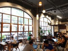 靠窗位-VESH COFFEE(定西路店)