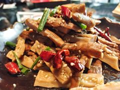-铜锣湾·有麝自然香(渝北财富中心店)