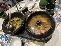 -云海肴·汽锅鸡·云南菜(天山百盛优客店)