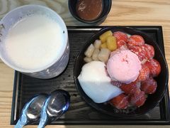 芋见草莓冰沙-鲜芋仙MeetFresh(万达店)