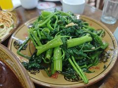 -一品红烧鸭特色川菜(三岔湖店)
