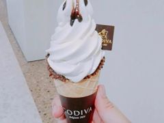 鲜奶冰淇淋-GODIVA(万象城店)