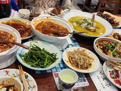 -川流不息·地道川菜·小龙虾(松东路店)