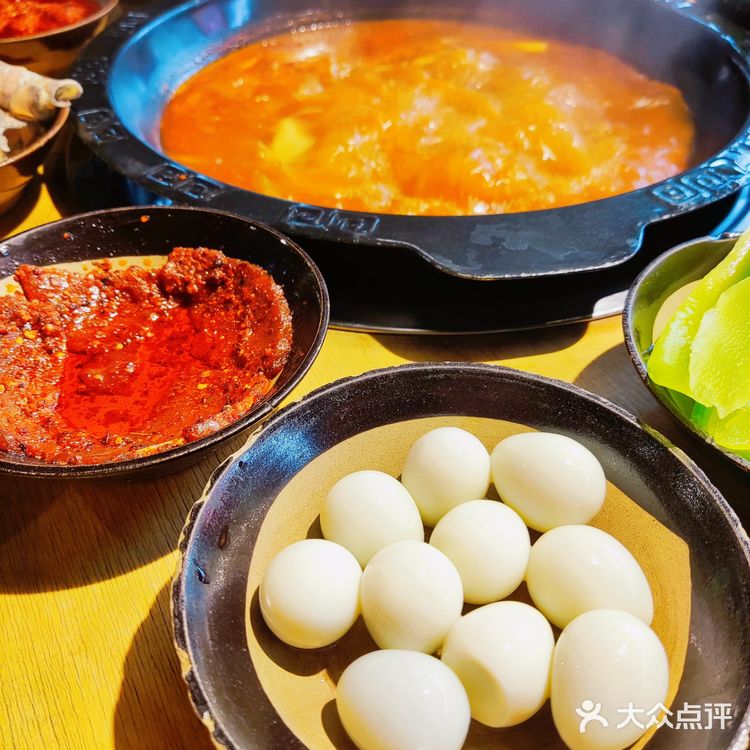 亲民的市井火锅，免费吃食就快饱了❗️