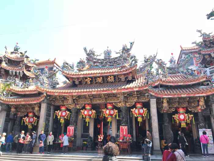 大甲镇澜宫-"台湾著名的三多"寺庙多,机车多,便利店多.