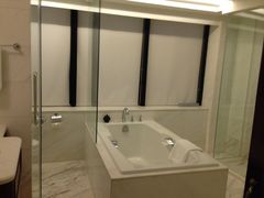 iphone_upload_pic-深圳富苑皇冠假日套房酒店