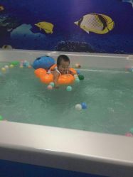 -开心岛婴儿游泳母婴用品店