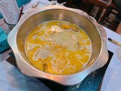 -鲜入围煮花胶鸡海鲜火锅