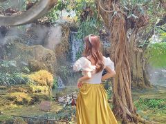 -Chom Cafe and Restaurant