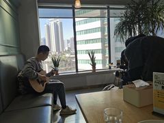 靠窗位-F+轻食健身赋能空间(中华北路国贸商场店)