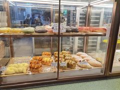 面包甜点陈列柜-奈雪的茶(亨特国际广场店)